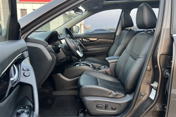 日产 奇骏 2021款 2.0L CVT 2WD XL Premium尊享纪念版中控内饰7002