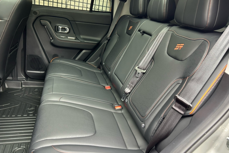 捷途自由者 2025款 2.0TD 自动XWD征服中控内饰7008