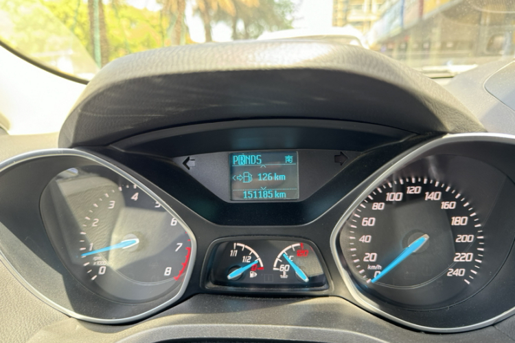 福特 翼虎 2015款 1.5L GTDi 两驱风尚型中控内饰15