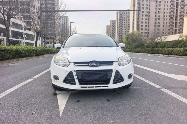 福特 福克斯 2012款 两厢 1.6L 自动舒适型车身外观6002