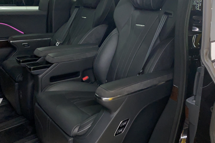 红旗HQ9 PHEV 2024款 2.0T 四驱豪华版中控内饰7001