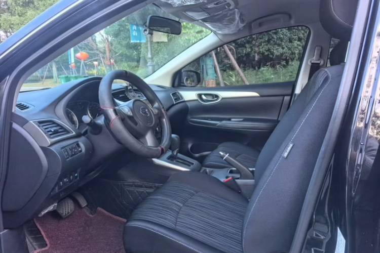 日产 轩逸 2024款 经典 1.6XE CVT舒适版中控内饰7002