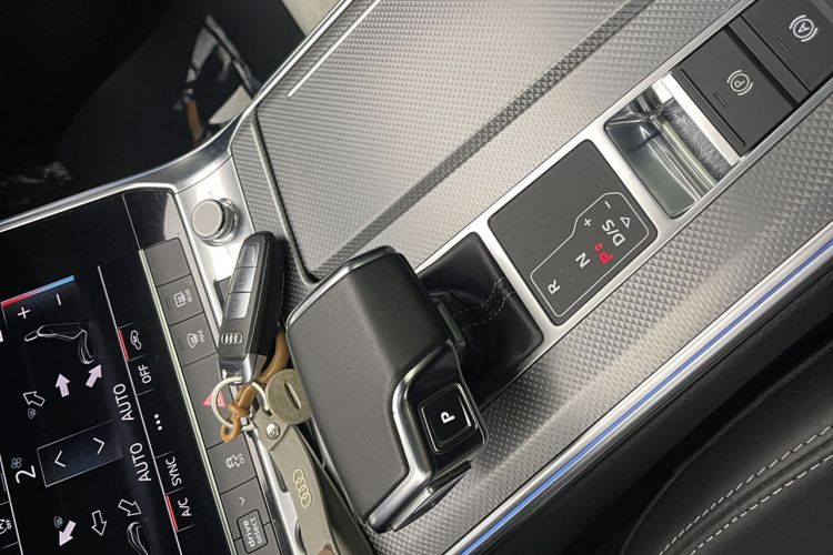 奥迪A6L 2021款 40 TFSI 豪华动感型中控内饰7001