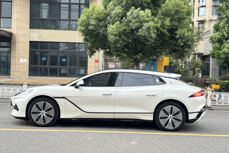 腾势Z9GT 2024款 1100四驱Max版车身外观6004