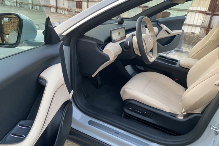 蔚来ET5 2024款 75kWh中控内饰7001