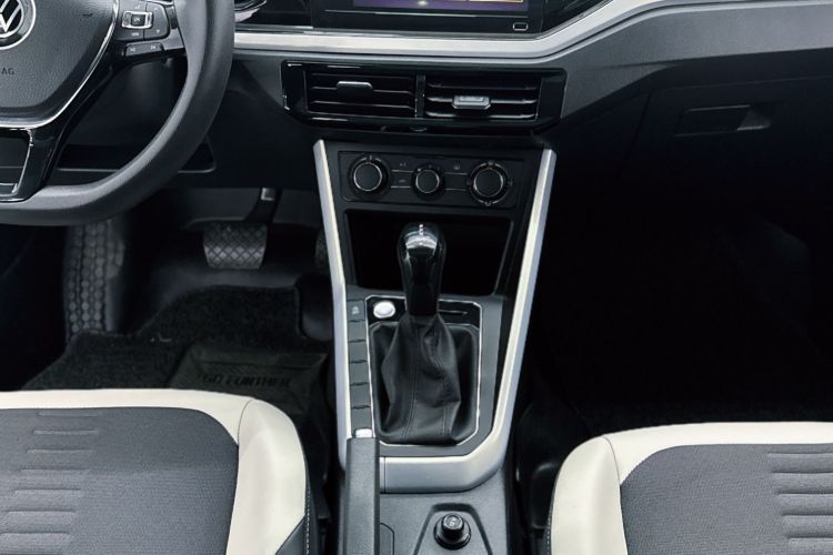 大众 Polo 2021款 Plus 1.5L 自动炫彩科技版中控内饰7004