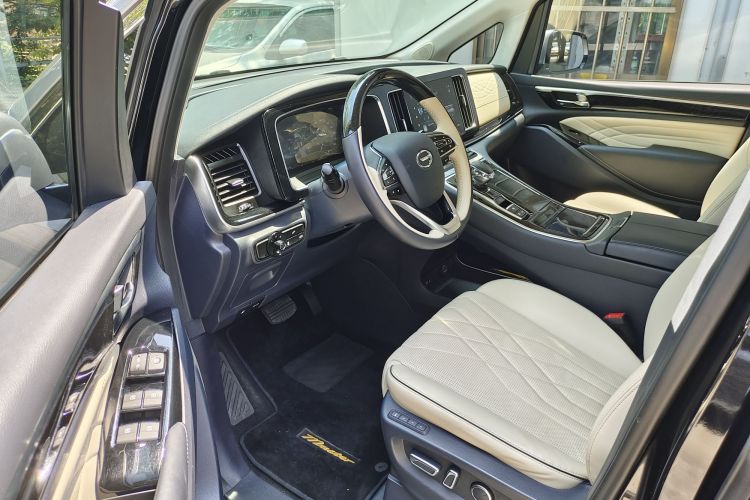 广汽传祺 传祺M8 2021款 大师系列 390T 四座御尊版局部细节19