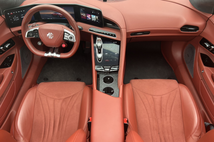名爵 MG Cyberster 2024款 520km 传奇四驱版中控内饰7008