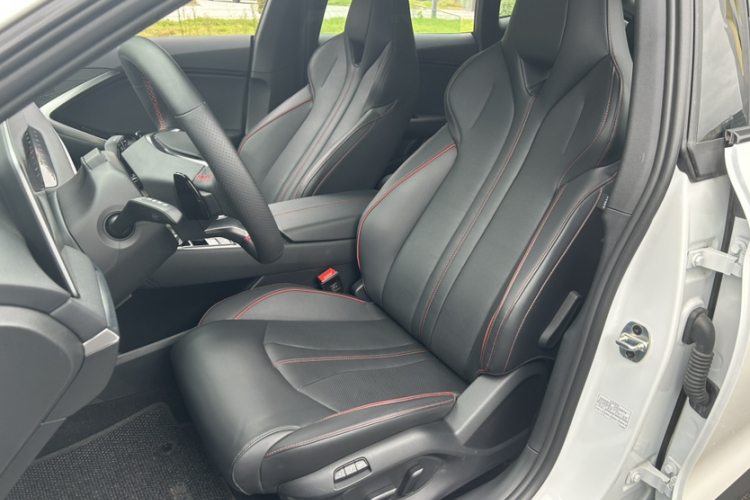 名爵 MG7 2025款 2.0T Trophy+ 超级智驾版中控内饰7013