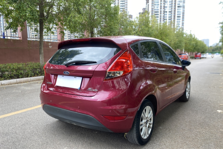 福特 嘉年华 2013款 两厢 1.5L 自动时尚型车身外观6006