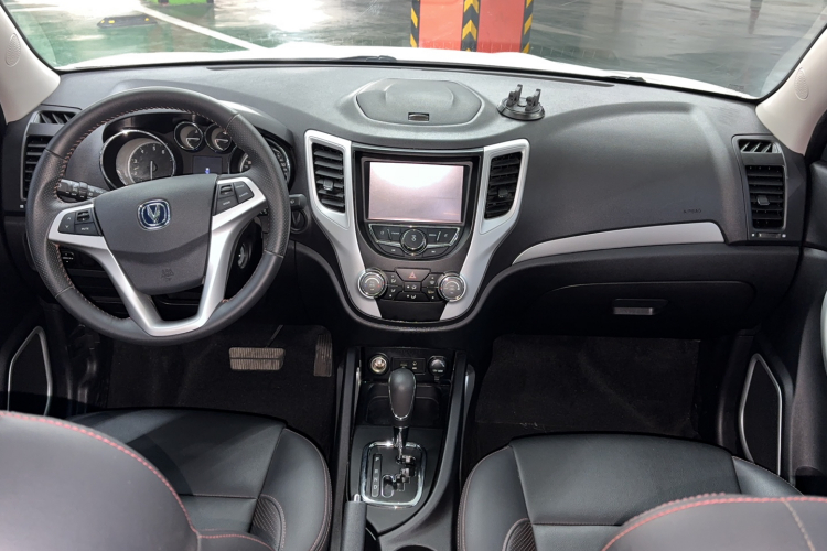 长安CS35 2016款 1.6L 自动豪华型 国V中控内饰7004