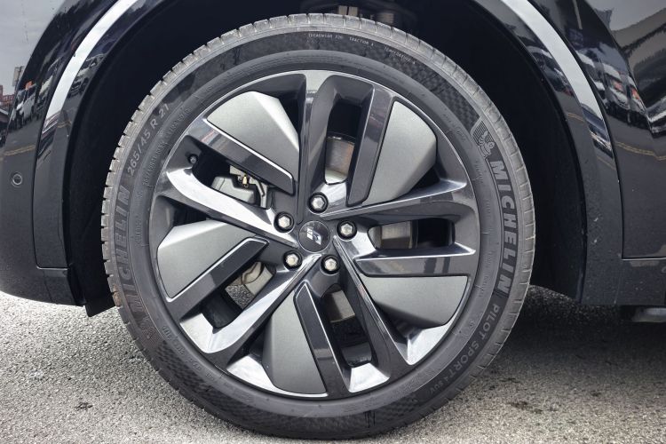 理想汽车 理想L9 2024款 Ultra车身外观6006