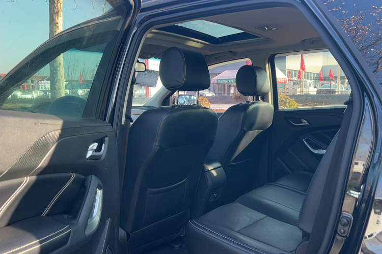 江铃 驭胜S350 2016款 2.0T 自动两驱汽油豪华天窗版7座中控内饰7001