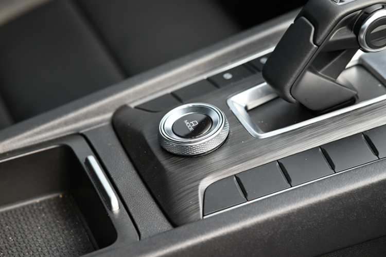 长城 炮 2023款 2.0T商用版自动柴油两驱精英型长箱GW4D20M中控内饰7006