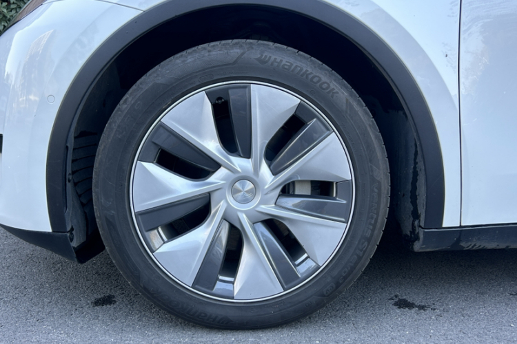 特斯拉 Model Y 2022款 后轮驱动版车身外观6006