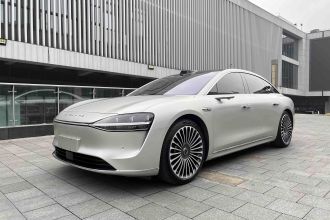 鸿蒙智行 享界S9 2024款 纯电 Ultra 四驱旗舰版