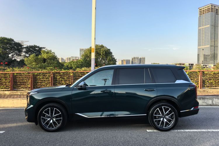 广汽传祺 传祺GS8 2022款 领航系列 2.0TGDI 两驱豪华智联版（七座）车身外观6011