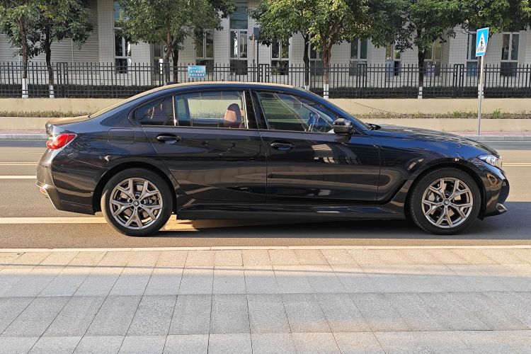 宝马i3 2022款 eDrive 35 L车身外观6009