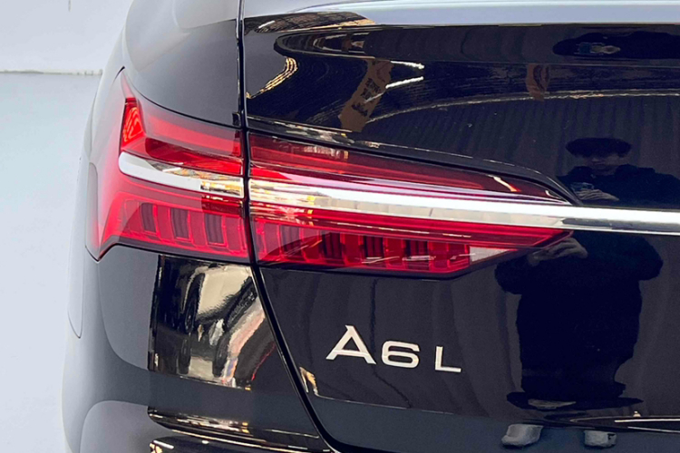 奥迪A6L 2025款 改款 40 TFSI 豪华动感型车身外观6003