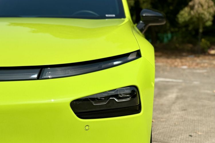 小鹏P7 2022款 670E+鹏翼版车身外观6009