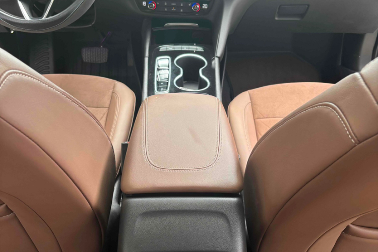 别克 君威 2020款 552T 豪华型中控内饰7005