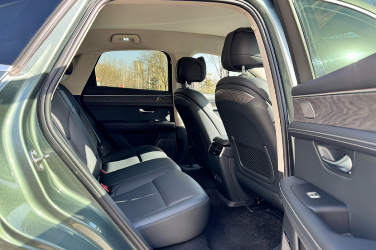 鸿蒙智行 问界M5 2022款 增程四驱性能版中控内饰7002