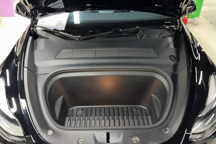 特斯拉 Model Y 2021款 标准续航后驱版局部细节24
