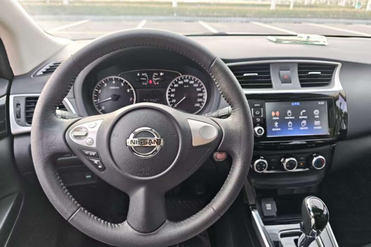 日产 轩逸 2018款 1.6XV CVT尊享版中控内饰7003