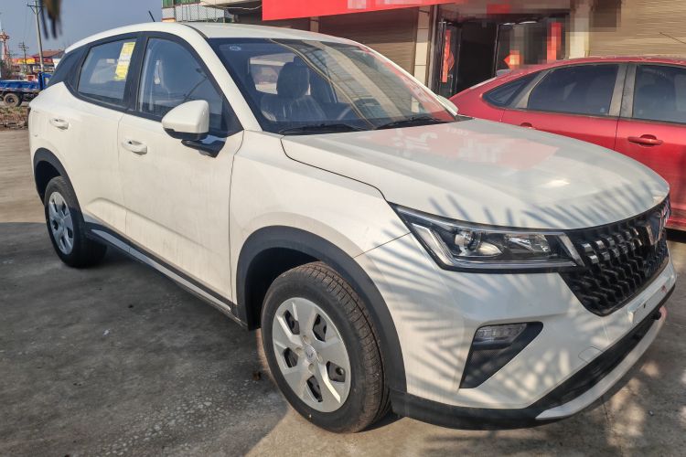 五菱汽车 五菱星驰 2022款 1.5L 手动自由型车身外观6002