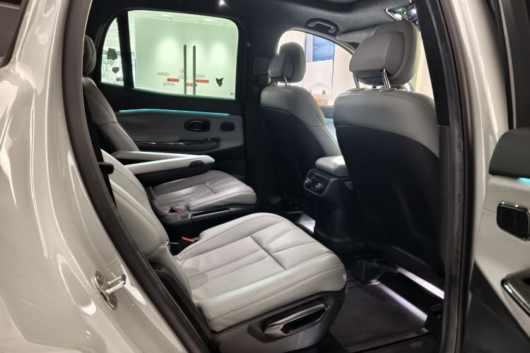 蔚来ES8 2020款 580KM 签名版 六座版中控内饰7007