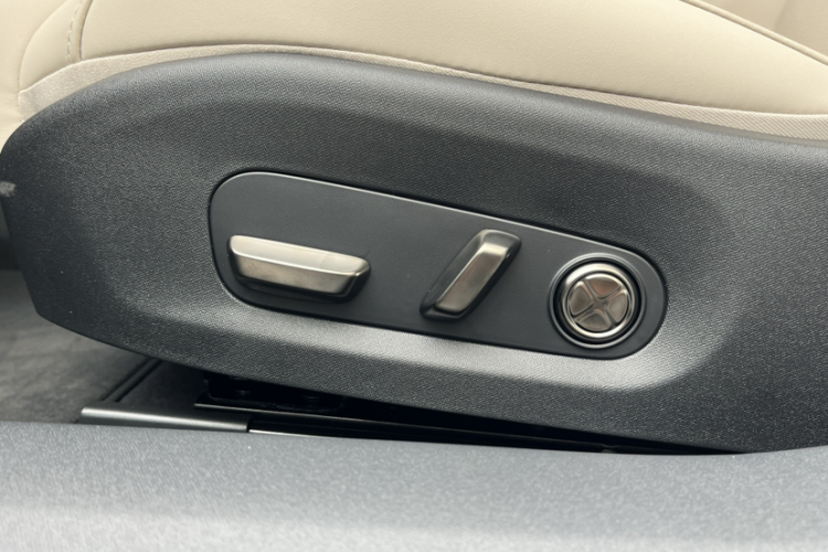 小米汽车 小米SU7 2024款 后驱长续航智驾版中控内饰7007