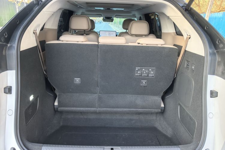 小鹏X9 2025款 740超长续航 Max局部细节23