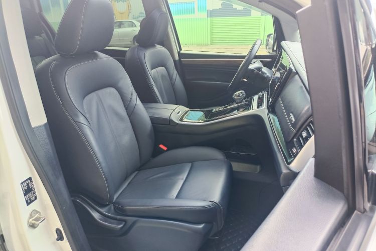 广汽传祺 传祺M8 2021款 大师系列 390T 尊贵版中控内饰7014