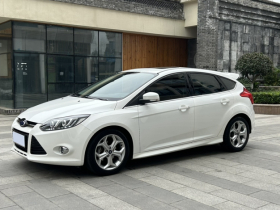 福特 福克斯 2012款 两厢 2.0L 自动豪华运动型