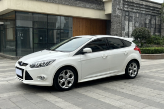 福特 福克斯 2012款 两厢 2.0L 自动豪华运动型