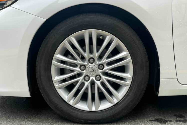 雷克萨斯ES 2015款 200 精英版车身外观6005