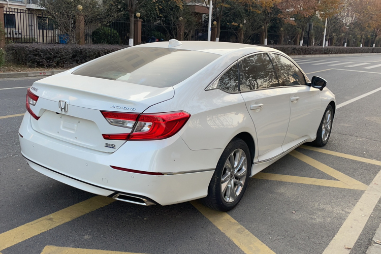 本田 雅阁 2018款 260TURBO 精英版 国VI车身外观6003