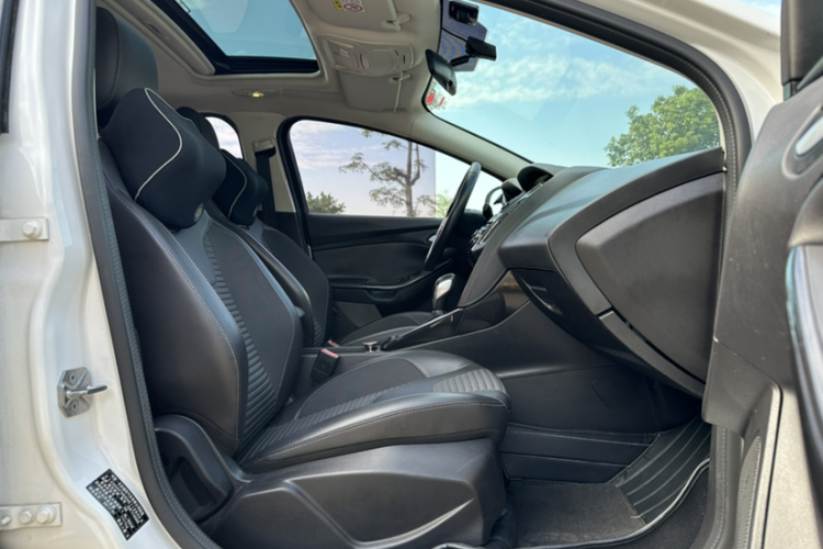 福特 福克斯 2017款 三厢 1.6L 自动风尚型智行版局部细节41