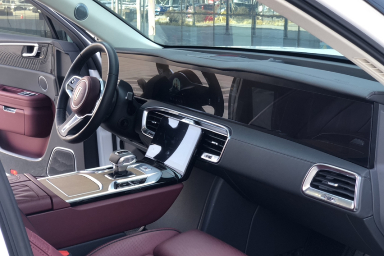 红旗E-HS9 2022款 660km 旗畅版 六座中控内饰7006