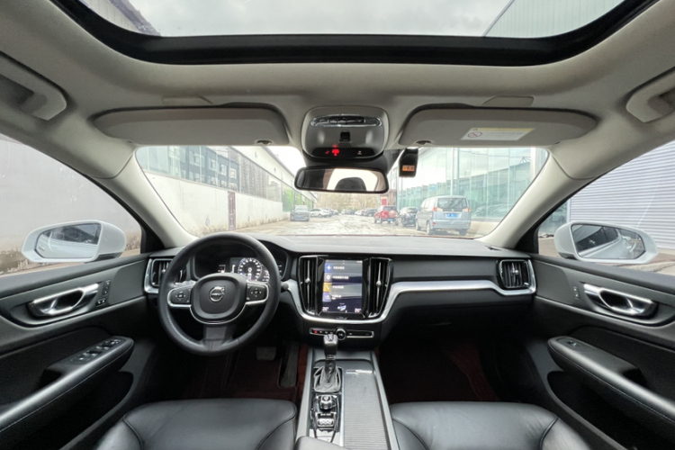 沃尔沃S60 2021款 T4 智逸豪华版中控内饰7003