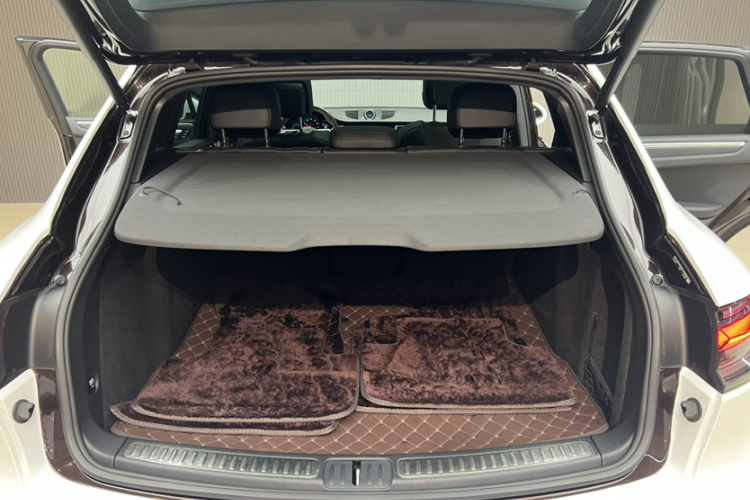 保时捷 2021款 Macan 2.0T中控内饰7008