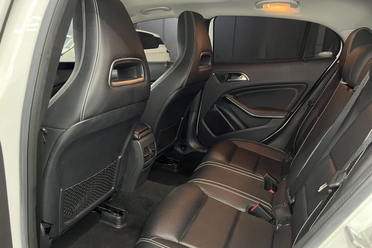 奔驰GLA 2017款 GLA 200 时尚型中控内饰7003