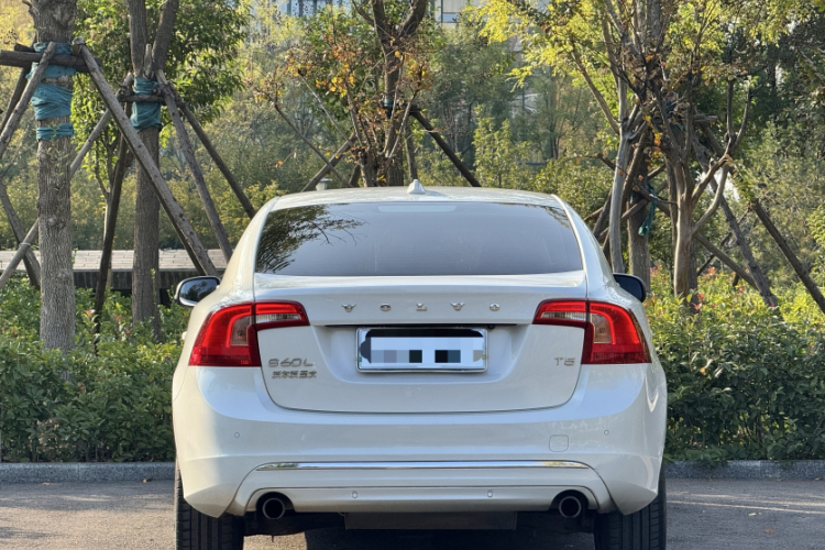 沃尔沃S60 2019款 S60L T5 智远版车身外观6002