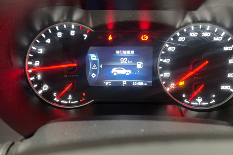 长安CS35PLUS 2021款 荣耀百万版 1.6L CVT精英版中控内饰15