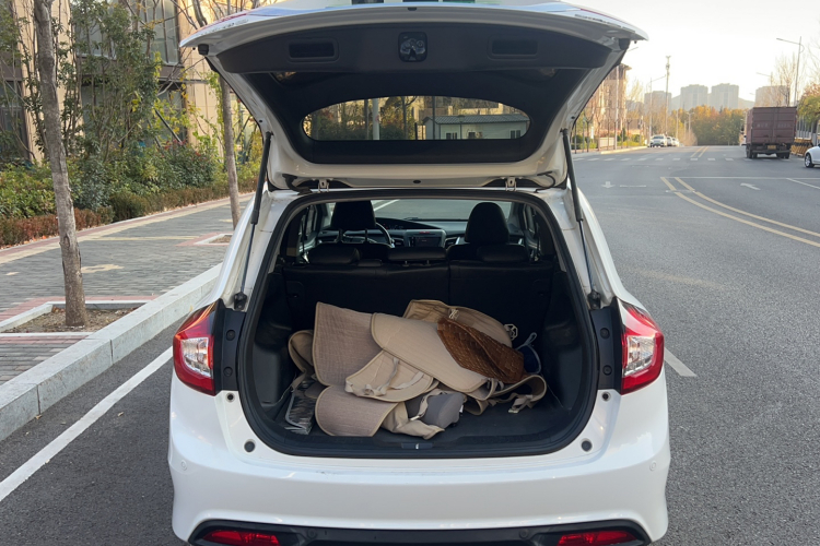 本田 杰德 2013款 1.8L 自动舒适版 5座局部细节23