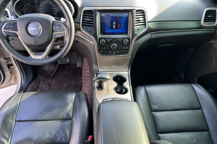 Jeep 大切诺基(进口) 2014款 3.6L 精英导航版中控内饰7004