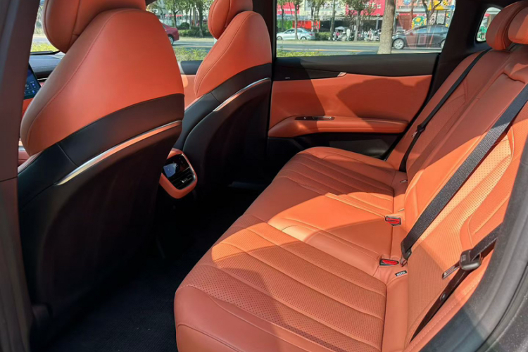 深蓝汽车 深蓝L07 2024款 530Max乾崑智驾ADS SE纯电版车身外观6008