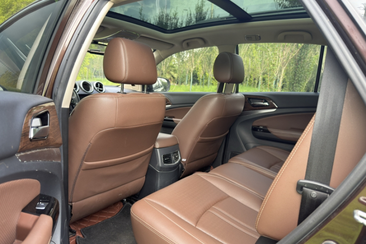 比亚迪S7 2016款 2.0T 自动尊贵型Plus中控内饰7009