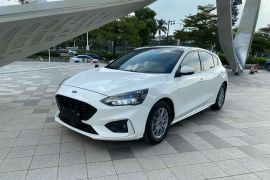 福特 福克斯 2021款 两厢 EcoBoost 180 自动锋潮型