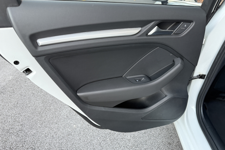 奥迪A3 2015款 Sportback 35 TFSI 百万纪念智领型局部细节9001